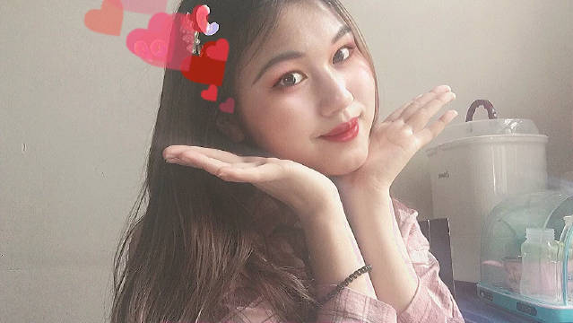 她来了她来了她带着vlog走来了这个...